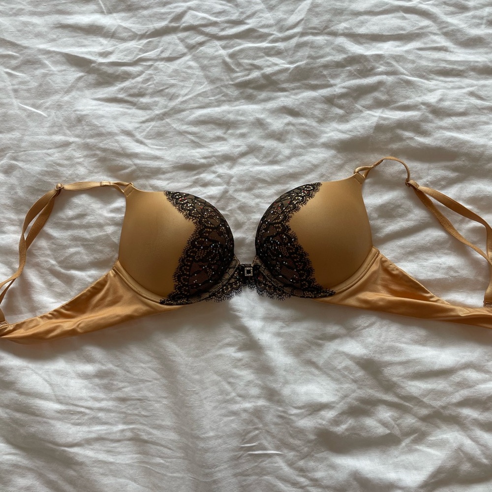 Victoria's Secret Tan and Black Extreme Push Up Lace Bra